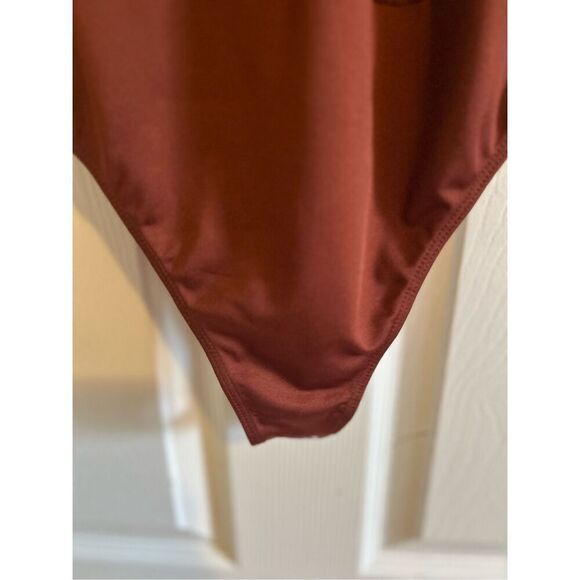 Danielle Bernstein Lace Bodysuit Size Small - Picture 3 of 7